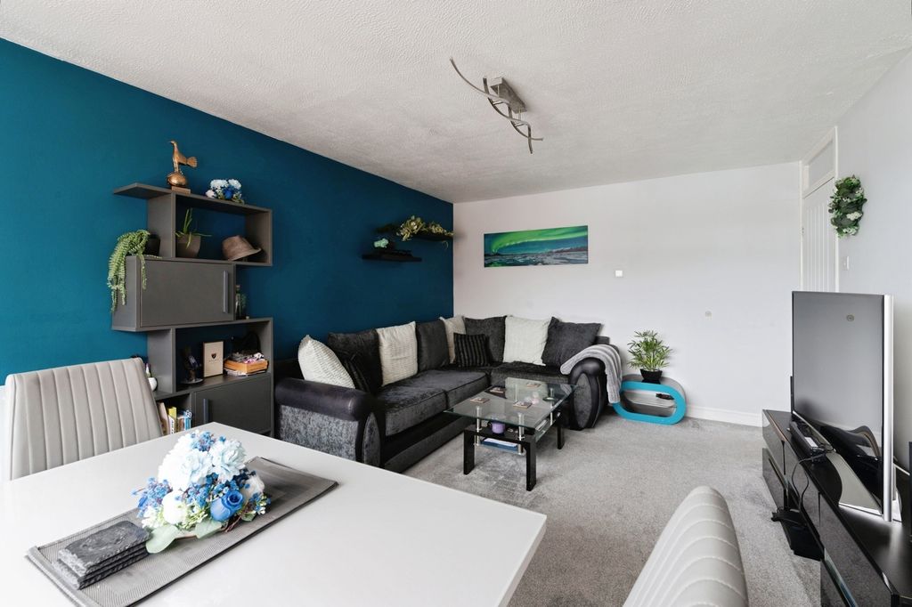 Property photo 3 of 13 Photo