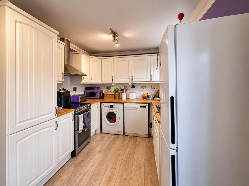 Property photo 2 of 15 10.Png