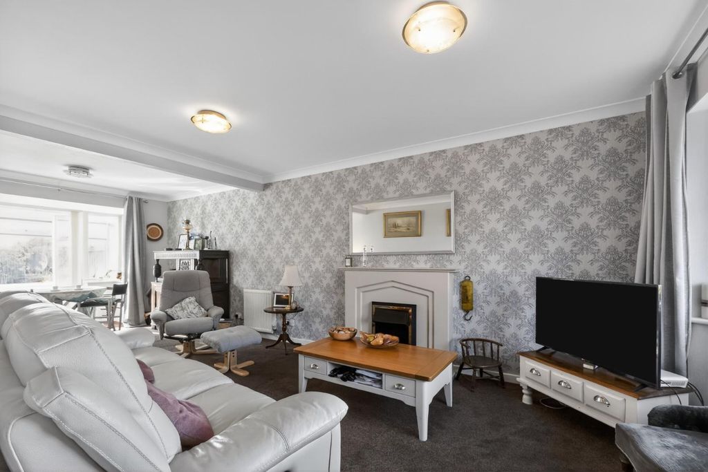 Property photo 2 of 19 Pnmb1083.Jpg