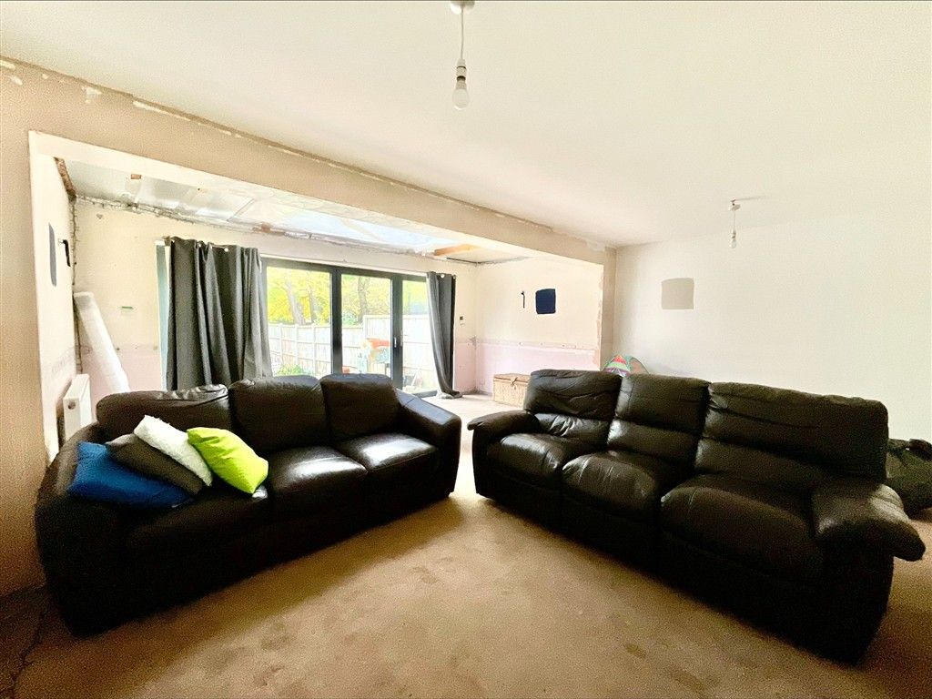 Property photo 3 of 5 Lounge/Diner