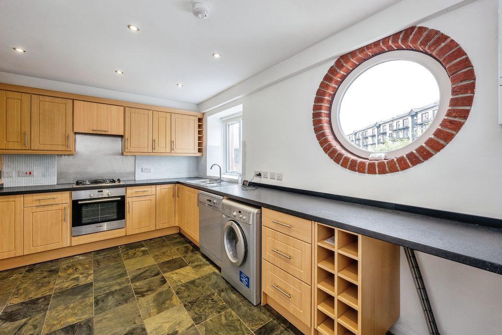 Property photo 2 of 11 d6c5F455-2d01-ee11-8