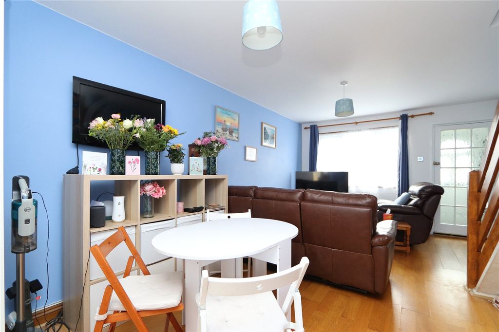 Property photo 2 of 11 Picture No. 12