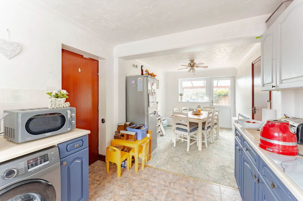 Property photo 3 of 17