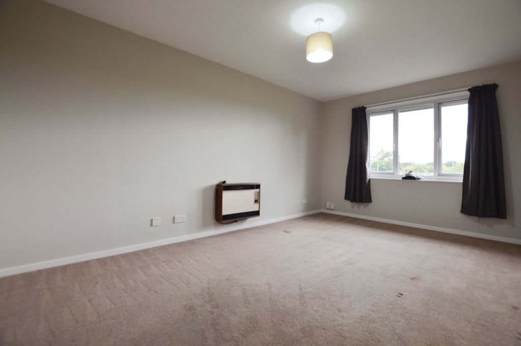 Property photo 3 of 8 Living Room