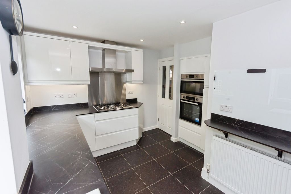 Property photo 3 of 26 Pbox-Img.Jpg