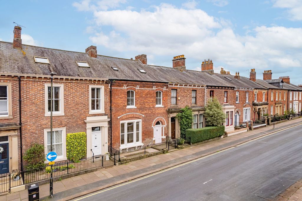 Property photo 1 of 40