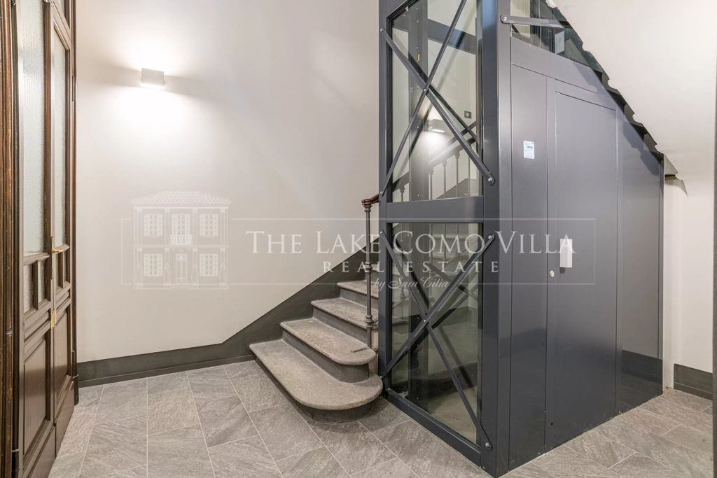 Property photo 3 of 21 Como The Lake Como Villa-Palazzo Parini Via Diaz 131