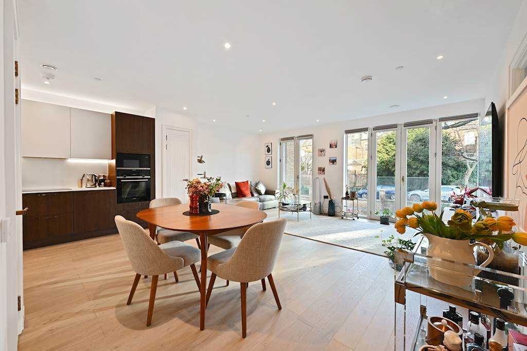 Property photo 2 of 16 Dining Area