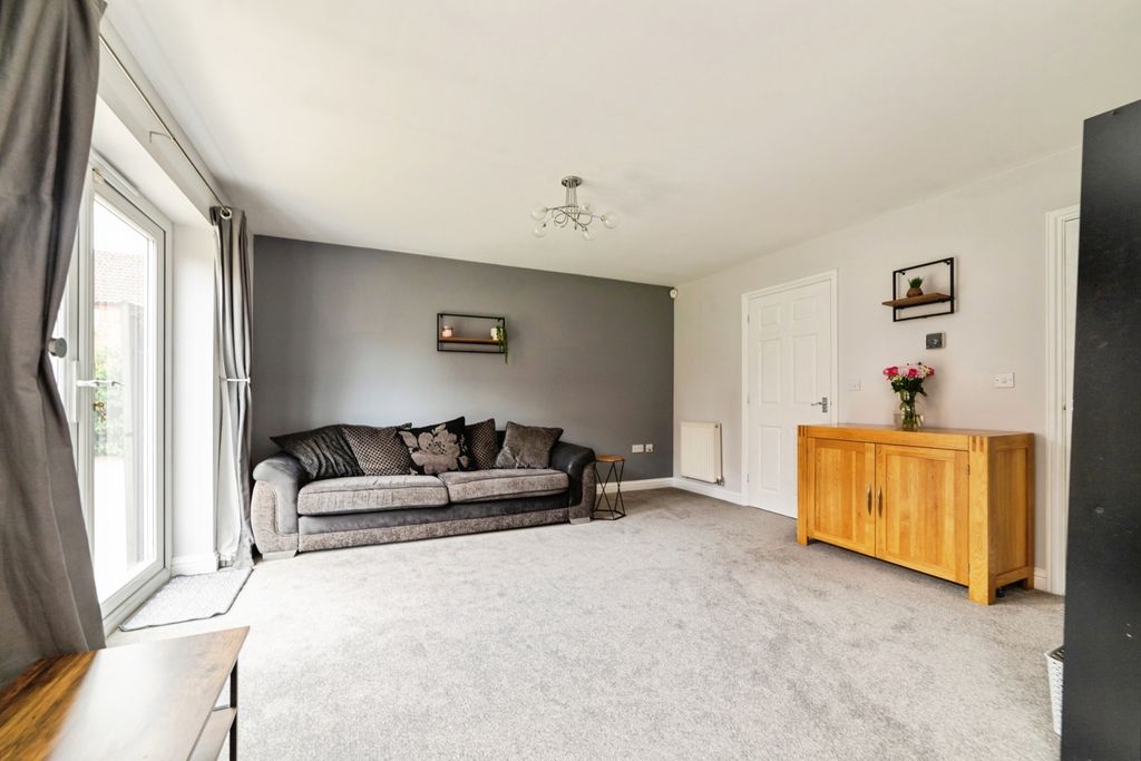 Property photo 3 of 22 Pbox-Img.Jpg