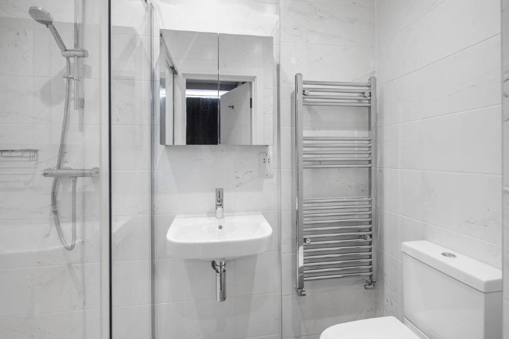 Property photo 3 of 5 378Goldhawkroad-Whit