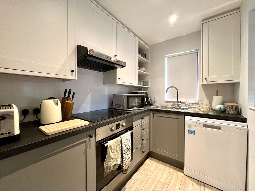 Property photo 3 of 8 Kitchen
