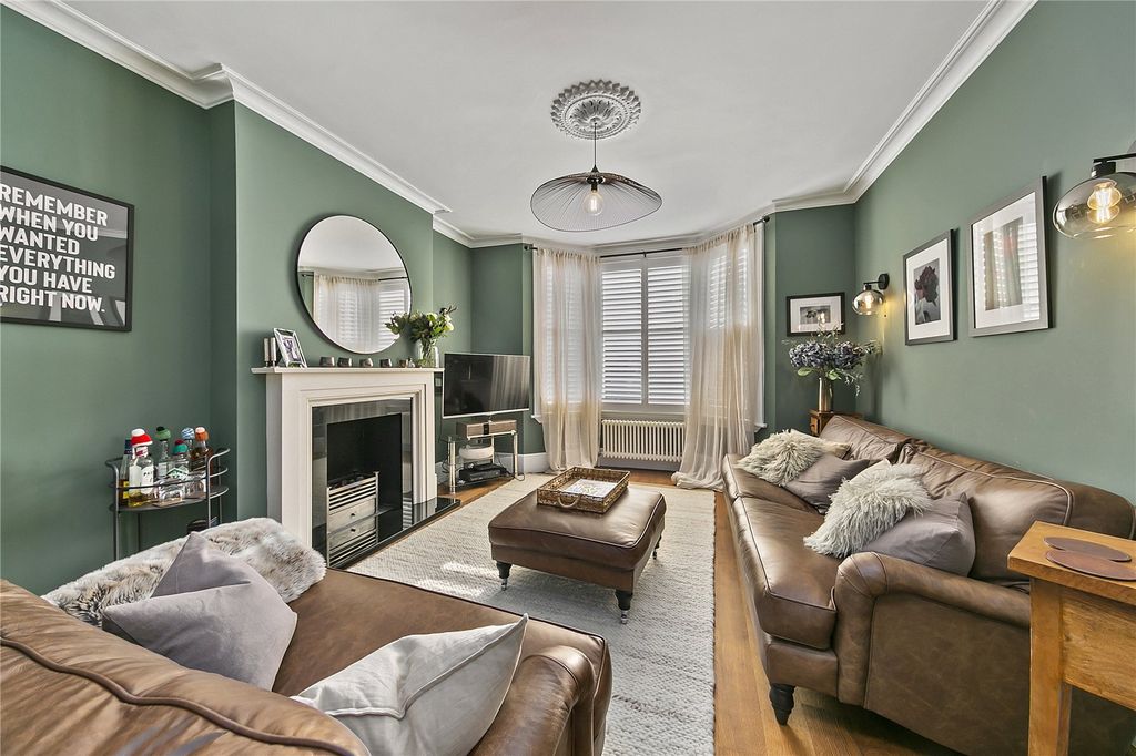 Property photo 2 of 31 Picture No. 18