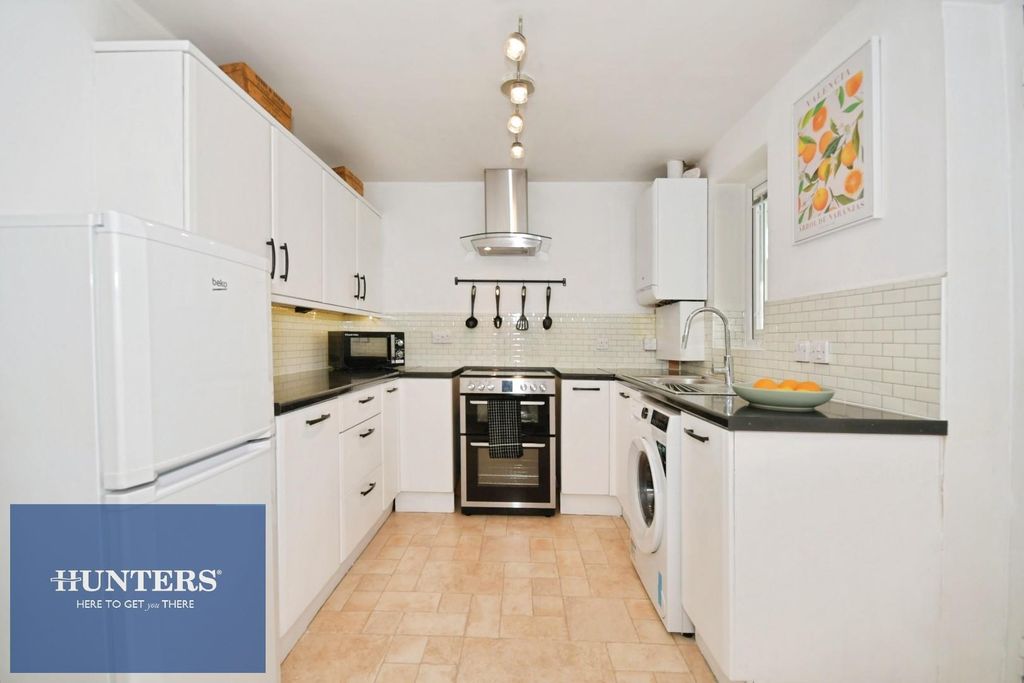 Property photo 3 of 17 Kitchen.Jpg