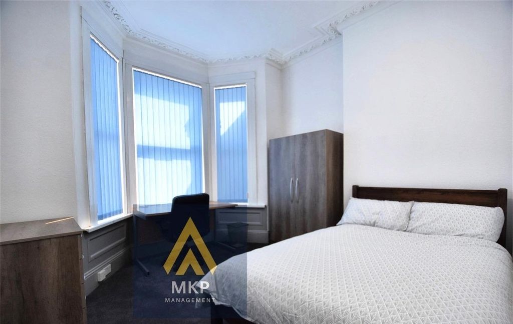 Property photo 1 of 12 Bedroom 1C.Jpg