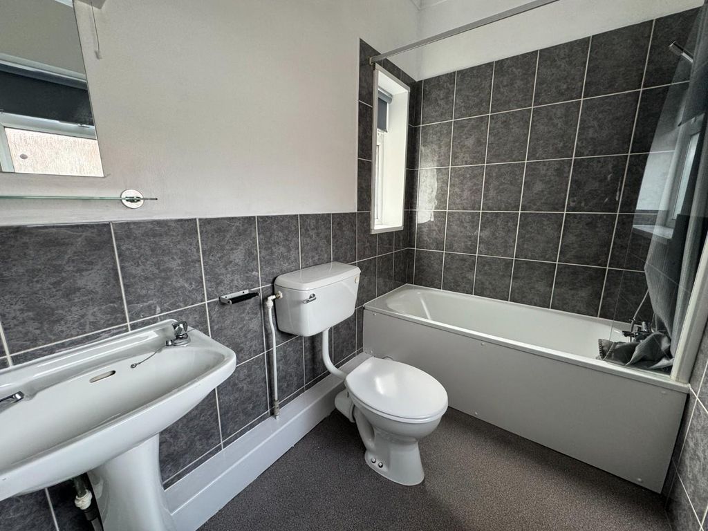 Property photo 2 of 10 Bathroom 1.Jpg