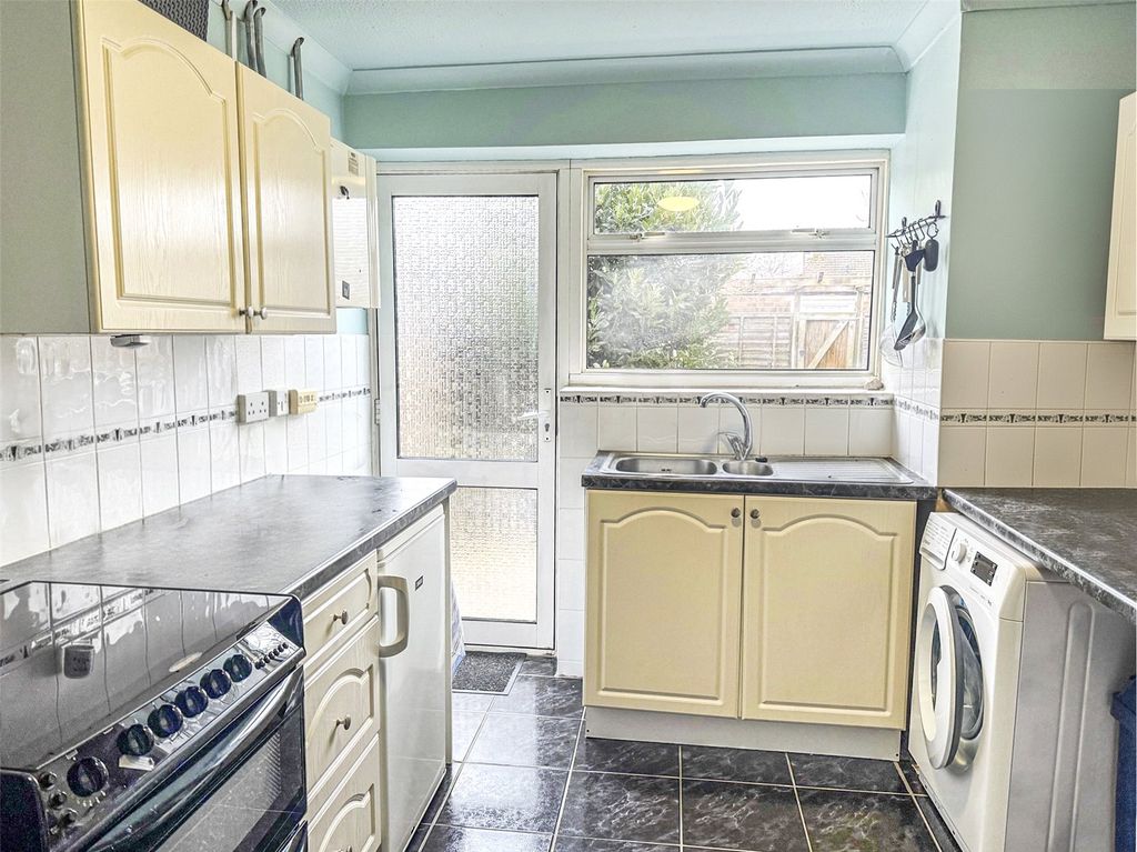 Property photo 3 of 12 Picture No. 13