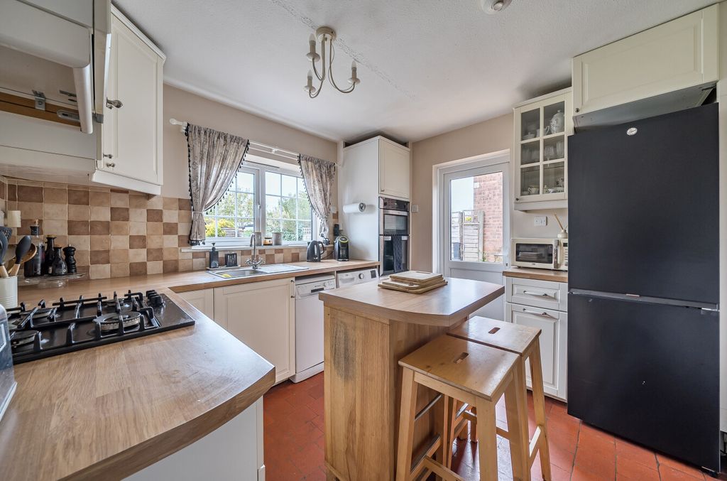 Property photo 3 of 15 1373688-8-6902586...