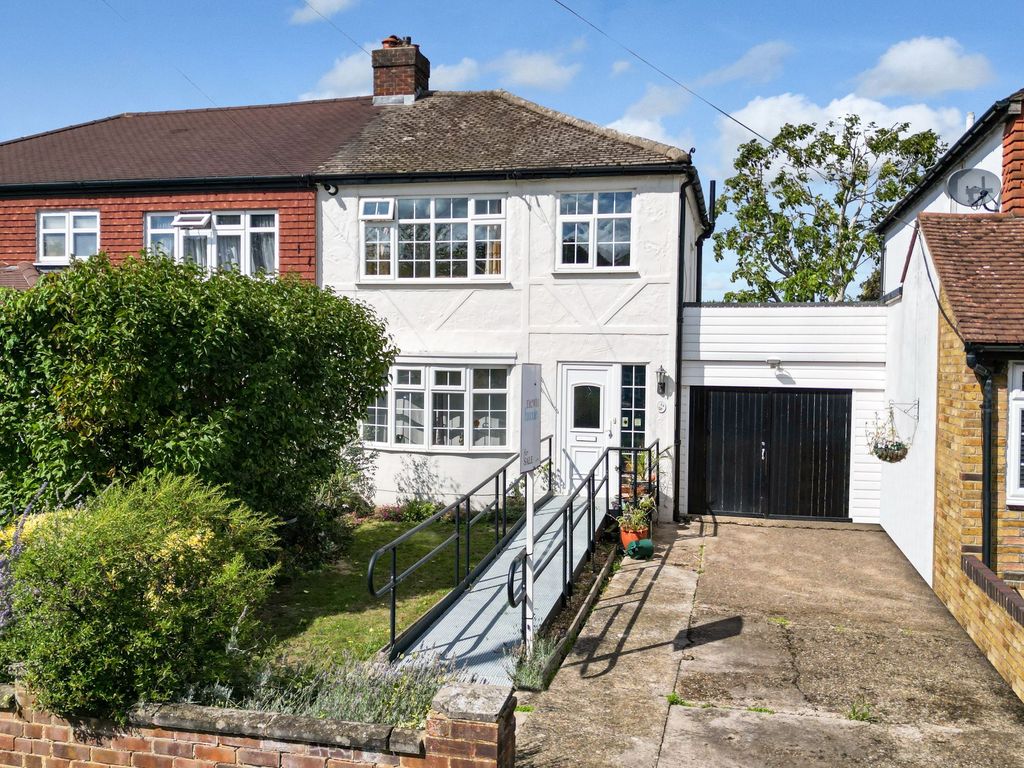 Property photo 1 of 12