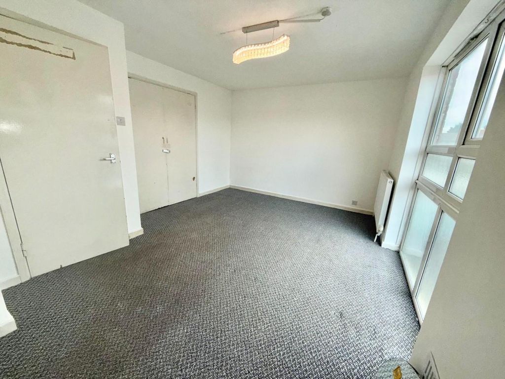 Property photo 1 of 8 F60c2391-842c-4F3F-8A48-Fef86845Cb83.Jpg