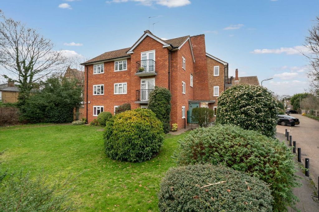 Property photo 1 of 8