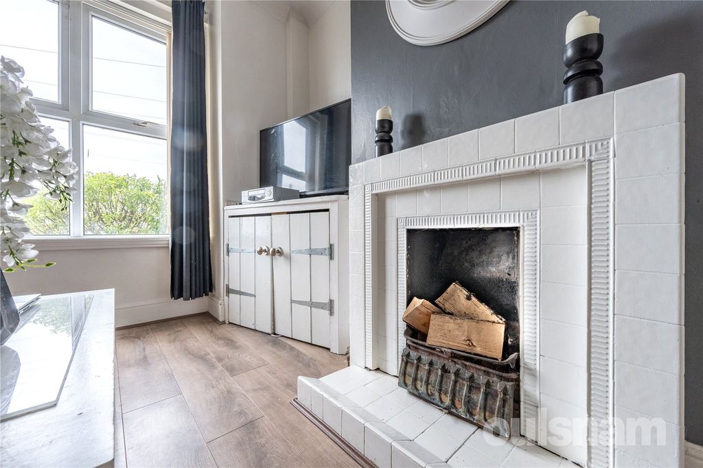 Property photo 3 of 14 Picture No. 15