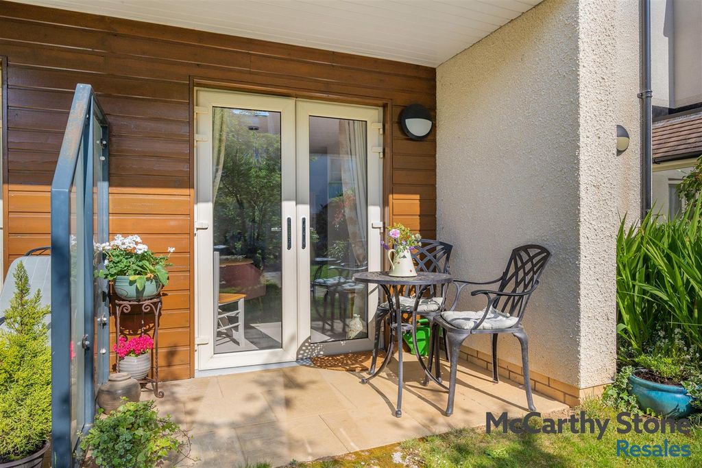 Property photo 2 of 30 8696569-Exterior01.Jpg