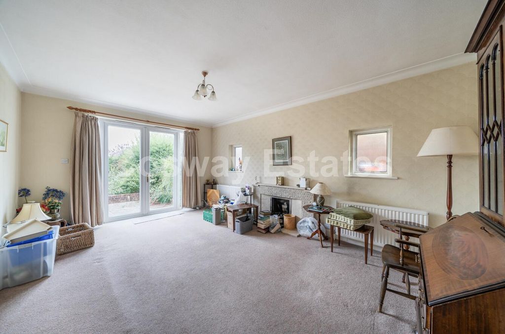 Property photo 2 of 13 E88F17Af-1349-4881-B1E7-B4Ecf40B92d3.Jpg