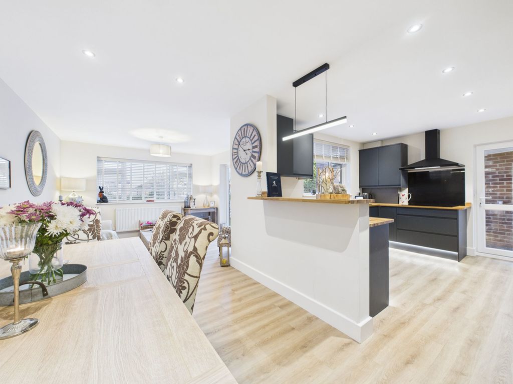 Property photo 2 of 29 Lounge/Dining Room Through To Kitchen