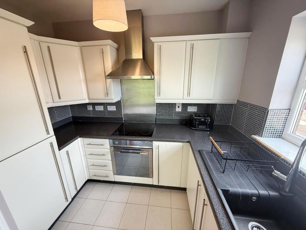 Property photo 2 of 7 Kitchen