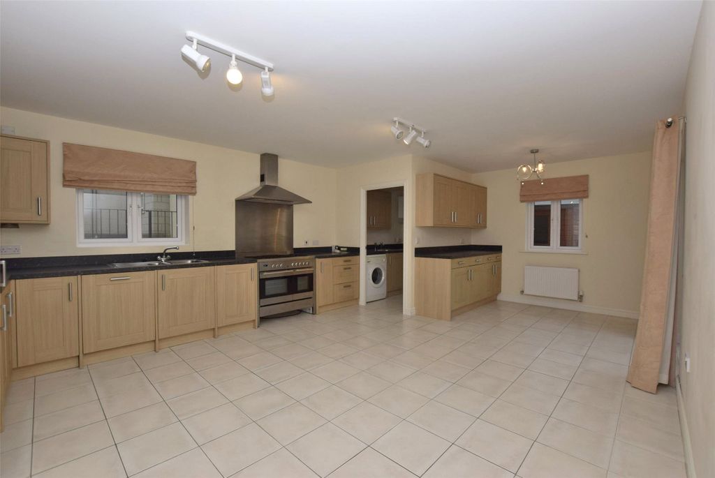 Property photo 2 of 22 Picture No. 04