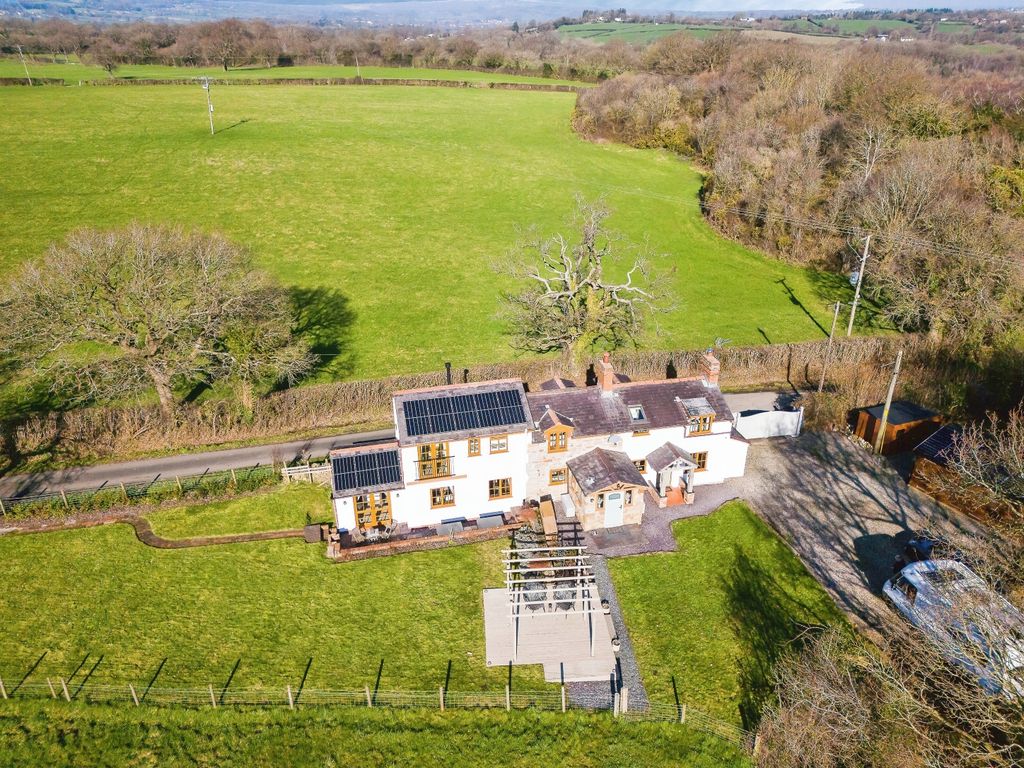 Property photo 2 of 33