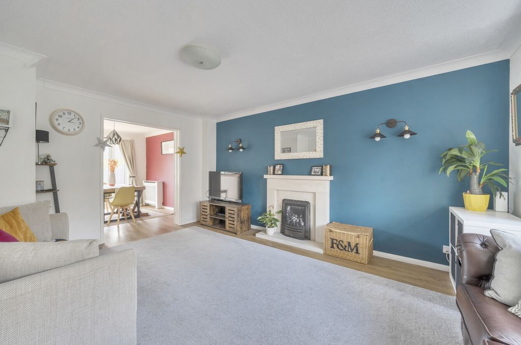 Property photo 2 of 23 1363121-27-68E7Ef...