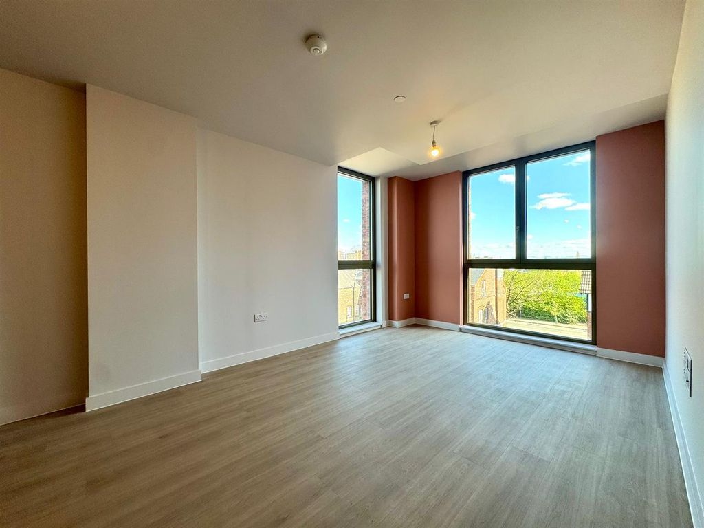 Property photo 3 of 13 Lounge Pic 4.Jpeg