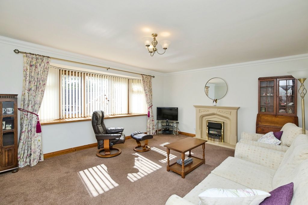 Property photo 3 of 17 Photo