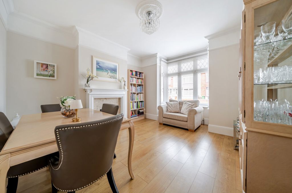 Property photo 3 of 16 1441005-1-69d8F62...