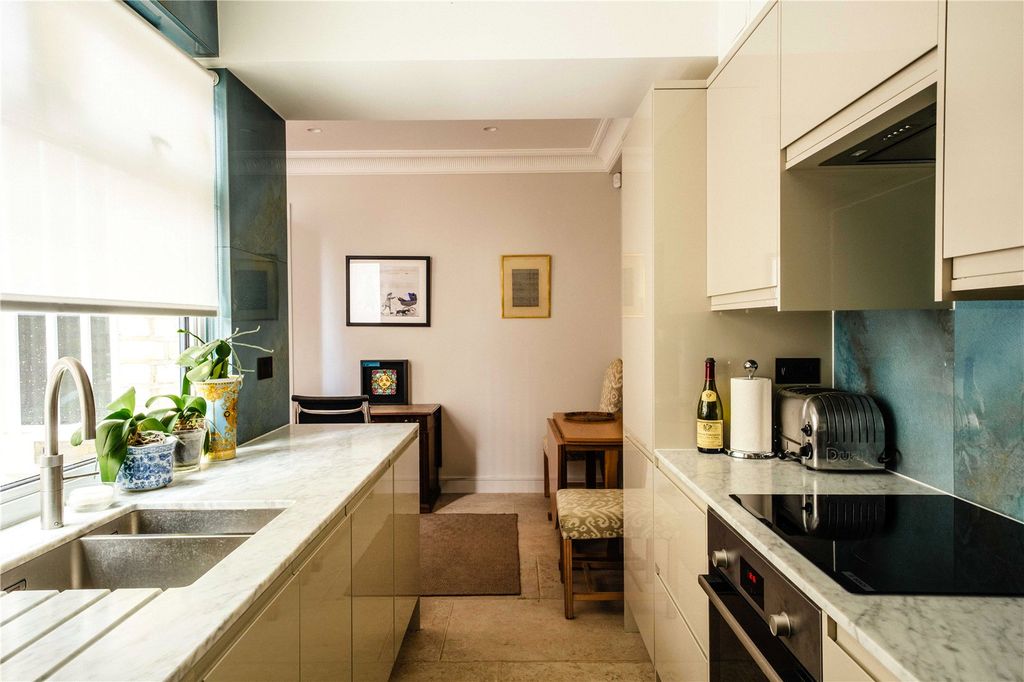 Property photo 3 of 8 Kitchen