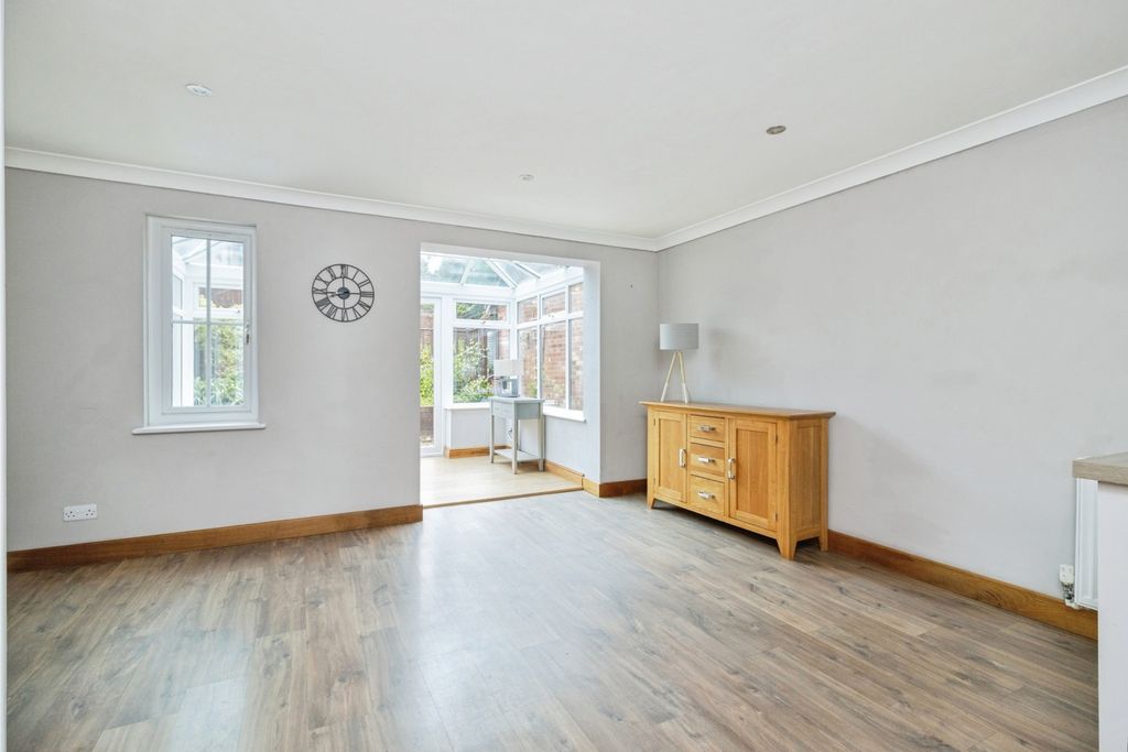 Property photo 3 of 17 Photo