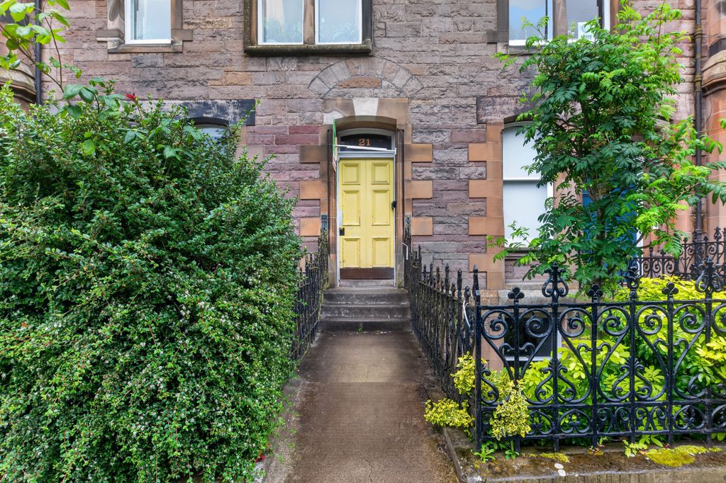 Property photo 1 of 28
