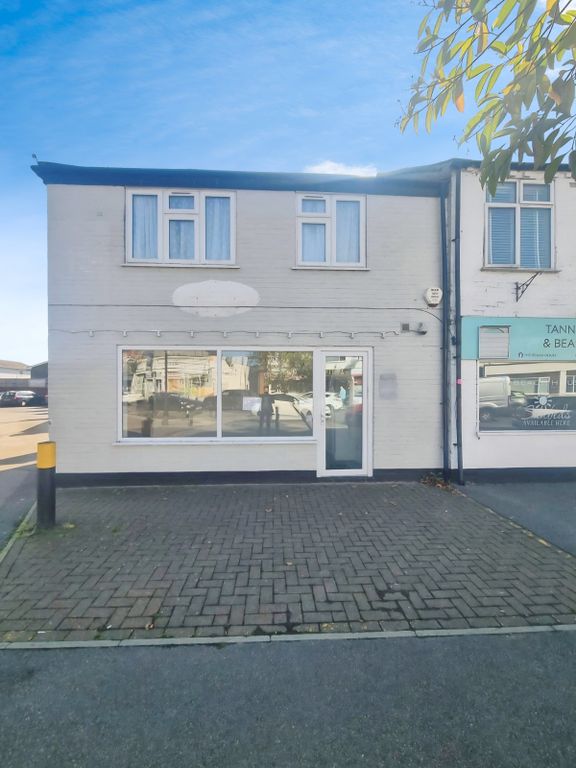 Property photo 1 of 25 Freehold Commercial Shop & One Bedroom Flat For Sale