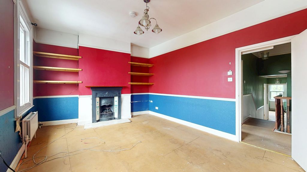 Property photo 3 of 11 Flat B, 30 Legard Road, Highbury, London, N5 1De
