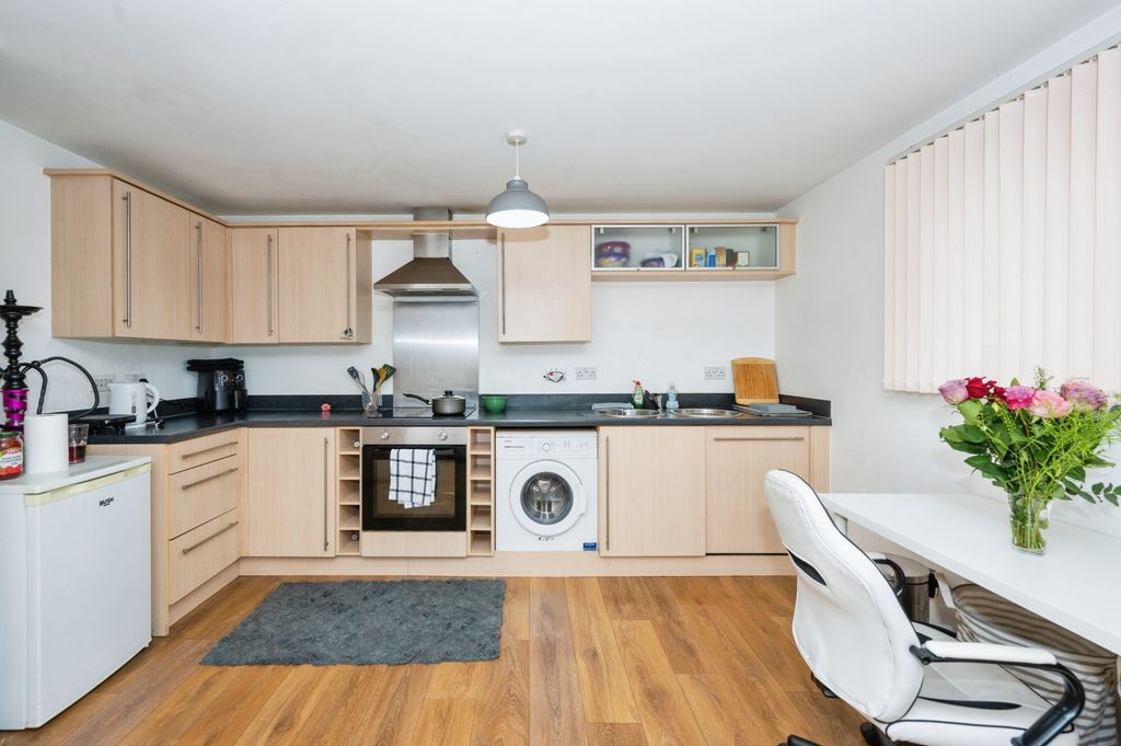 Property photo 2 of 17 Photography