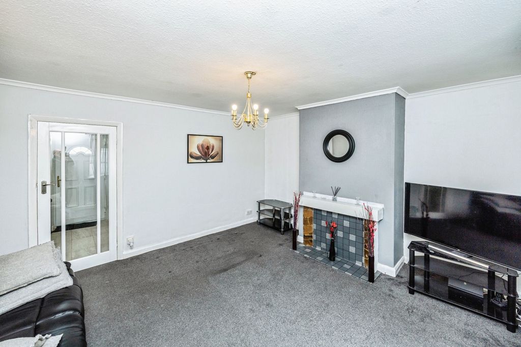 Additional image 9 of 3 bed semi-detached house for saleHighlands Avenue, Huddersfield HD5