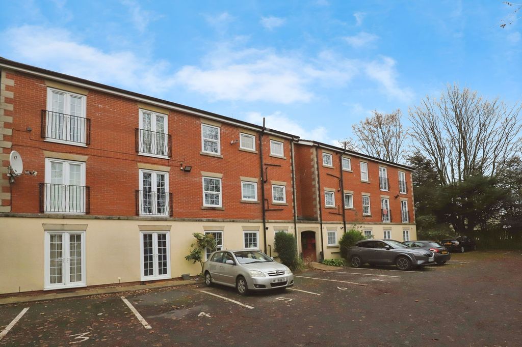 Property photo 2 of 20