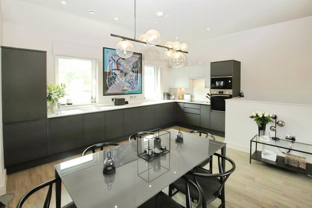 Property photo 1 of 3