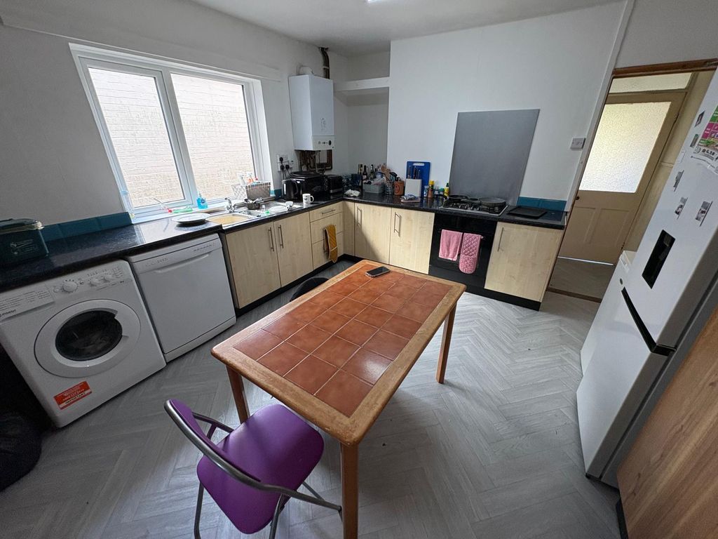 Property photo 3 of 11 x (19)