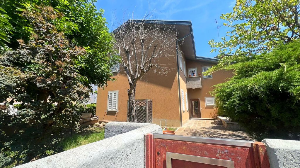 Property photo 3 of 57