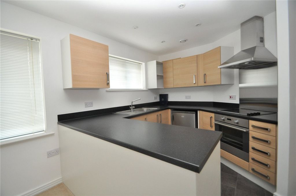 Property photo 2 of 9 Picture No. 32