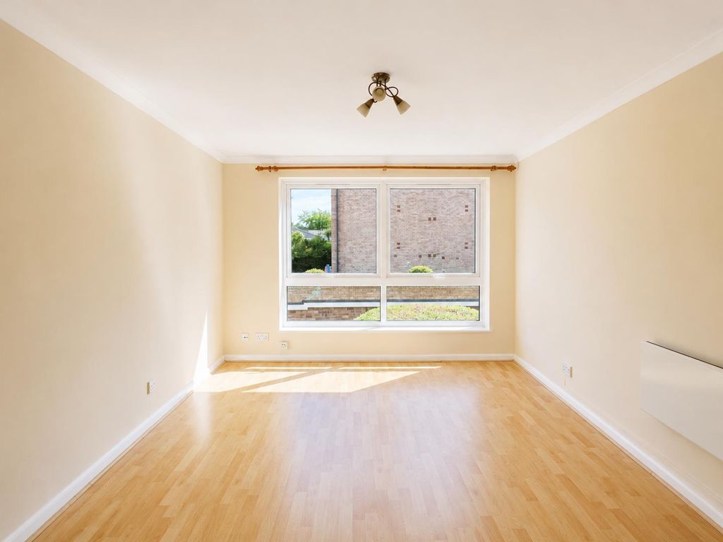 Property photo 2 of 10 Living Room