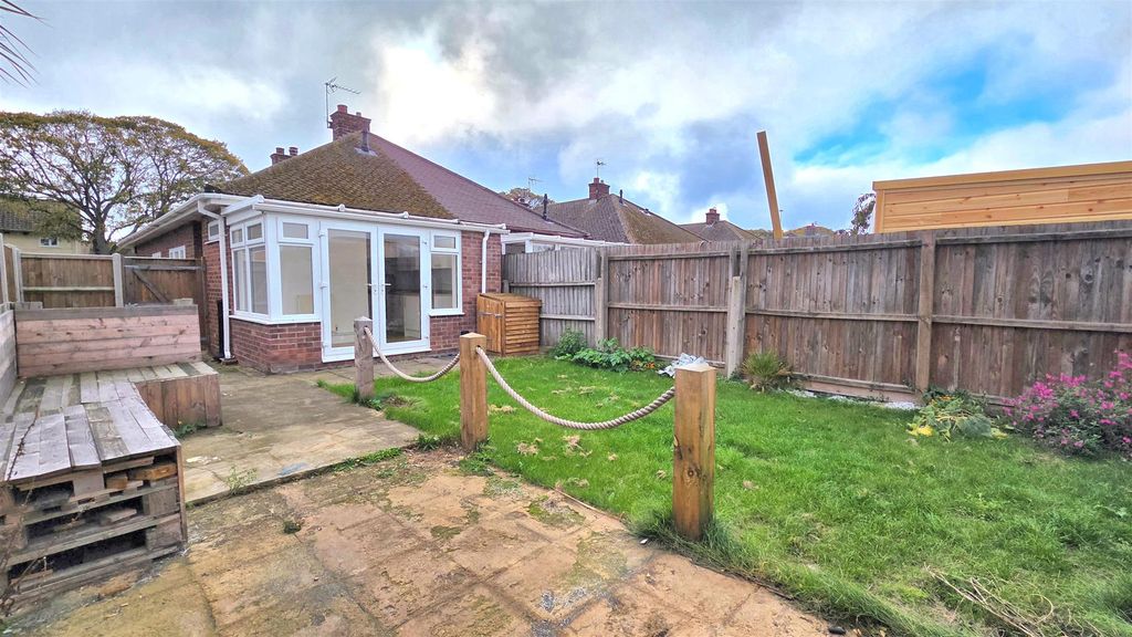 Property photo 1 of 9 Garden