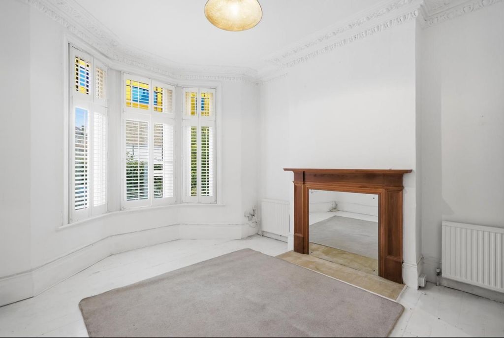 Property photo 2 of 19 1